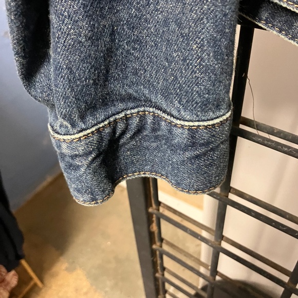 Denim jean jacket with faux fur collar Chico  size 0 or Xs - Picture 3 of 9